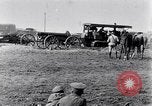 Standbild halten Artillerie Traktoren Frankreich, 1915, aus Sekunde 21 historischem Filmmaterial Videoclip 65675028069