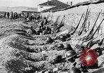 Standbild serbischen Regiment Die Balkan, 1916, aus Sekunde 33 historischem Filmmaterial Videoclip 65675028074