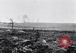 Standbild Batterie der Französischen 75 Feld Stückzahl Curlu Frankreich, 1915, aus Sekunde 15 historischem Filmmaterial Videoclip 65675028076