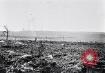 Standbild Batterie der Französischen 75 Feld Stückzahl Curlu Frankreich, 1915, aus Sekunde 18 historischem Filmmaterial Videoclip 65675028076