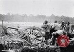 Standbild Batterie der Französischen 75 Feld Stückzahl Curlu Frankreich, 1915, aus Sekunde 21 historischem Filmmaterial Videoclip 65675028076