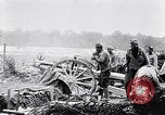 Standbild Batterie der Französischen 75 Feld Stückzahl Curlu Frankreich, 1915, aus Sekunde 22 historischem Filmmaterial Videoclip 65675028076