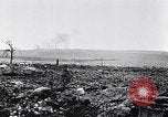 Standbild Batterie der Französischen 75 Feld Stückzahl Curlu Frankreich, 1915, aus Sekunde 26 historischem Filmmaterial Videoclip 65675028076