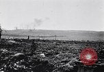 Standbild Batterie der Französischen 75 Feld Stückzahl Curlu Frankreich, 1915, aus Sekunde 28 historischem Filmmaterial Videoclip 65675028076