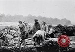 Standbild Batterie der Französischen 75 Feld Stückzahl Curlu Frankreich, 1915, aus Sekunde 30 historischem Filmmaterial Videoclip 65675028076