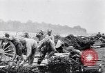 Standbild Batterie der Französischen 75 Feld Stückzahl Curlu Frankreich, 1915, aus Sekunde 32 historischem Filmmaterial Videoclip 65675028076