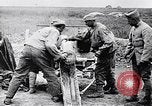 Standbild Batterie der Französischen 75 Feld Stückzahl Curlu Frankreich, 1915, aus Sekunde 42 historischem Filmmaterial Videoclip 65675028076