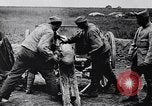 Standbild Batterie der Französischen 75 Feld Stückzahl Curlu Frankreich, 1915, aus Sekunde 45 historischem Filmmaterial Videoclip 65675028076