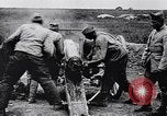 Standbild Batterie der Französischen 75 Feld Stückzahl Curlu Frankreich, 1915, aus Sekunde 46 historischem Filmmaterial Videoclip 65675028076