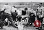 Standbild Batterie der Französischen 75 Feld Stückzahl Curlu Frankreich, 1915, aus Sekunde 49 historischem Filmmaterial Videoclip 65675028076