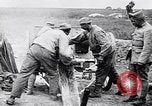 Standbild Batterie der Französischen 75 Feld Stückzahl Curlu Frankreich, 1915, aus Sekunde 51 historischem Filmmaterial Videoclip 65675028076