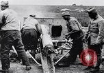 Standbild Batterie der Französischen 75 Feld Stückzahl Curlu Frankreich, 1915, aus Sekunde 53 historischem Filmmaterial Videoclip 65675028076