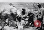 Standbild Batterie der Französischen 75 Feld Stückzahl Curlu Frankreich, 1915, aus Sekunde 55 historischem Filmmaterial Videoclip 65675028076
