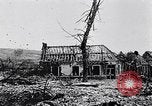 Standbild Batterie der Französischen 75 Feld Stückzahl Curlu Frankreich, 1915, aus Sekunde 56 historischem Filmmaterial Videoclip 65675028076