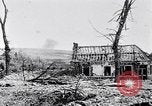 Standbild Batterie der Französischen 75 Feld Stückzahl Curlu Frankreich, 1915, aus Sekunde 59 historischem Filmmaterial Videoclip 65675028076