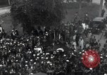 Standbild ägyptischen Publikum grüßt Saad Zaghlul Pascha aus dem Exil heimkehrenden Kairo Ägypten, 1921, aus Sekunde 3 historischem Filmmaterial Videoclip 65675028079