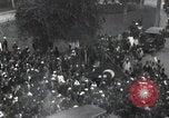 Standbild ägyptischen Publikum grüßt Saad Zaghlul Pascha aus dem Exil heimkehrenden Kairo Ägypten, 1921, aus Sekunde 8 historischem Filmmaterial Videoclip 65675028079