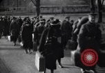 Immagine di Spose di guerra e i bambini Europa, 1919, secondo 1 filmato di repertorio 65675028081
