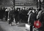 Immagine di Spose di guerra e i bambini Europa, 1919, secondo 8 filmato di repertorio 65675028081
