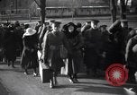 Immagine di Spose di guerra e i bambini Europa, 1919, secondo 9 filmato di repertorio 65675028081