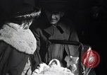 Immagine di Spose di guerra e i bambini Europa, 1919, secondo 19 filmato di repertorio 65675028081