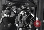 Immagine di Spose di guerra e i bambini Europa, 1919, secondo 33 filmato di repertorio 65675028081