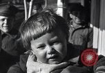 Immagine di Spose di guerra e i bambini Europa, 1919, secondo 35 filmato di repertorio 65675028081