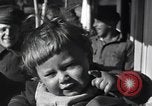Immagine di Spose di guerra e i bambini Europa, 1919, secondo 37 filmato di repertorio 65675028081