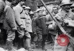 Standbild deutschen Kriegsgefangenen Frankreich, 1916, aus Sekunde 25 historischem Filmmaterial Videoclip 65675028095