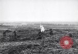 Immagine di Feriti soldati francesi che viene trattata Francia, 1918, secondo 28 filmato di repertorio 65675028096