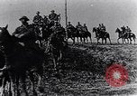 Image de la cavalerie britannique France, 1917, de la seconde 7 séquences d'archives historiques vidéo 65675028101