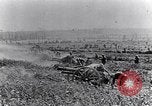 Standbild britische Soldaten Frankreich, 1917, aus Sekunde 12 historischem Filmmaterial Videoclip 65675028103