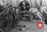 Standbild britische Soldaten Frankreich, 1917, aus Sekunde 42 historischem Filmmaterial Videoclip 65675028103