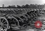 Standbild Deutsche Artillerie von den kanadischen Streitkräften gefangen genommen Western Front europäischen Theater, 1917, aus Sekunde 7 historischem Filmmaterial Videoclip 65675028105