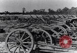 Standbild Deutsche Artillerie von den kanadischen Streitkräften gefangen genommen Western Front europäischen Theater, 1917, aus Sekunde 11 historischem Filmmaterial Videoclip 65675028105