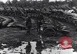 Standbild Deutsche Artillerie von den kanadischen Streitkräften gefangen genommen Western Front europäischen Theater, 1917, aus Sekunde 18 historischem Filmmaterial Videoclip 65675028105
