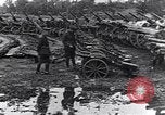 Standbild Deutsche Artillerie von den kanadischen Streitkräften gefangen genommen Western Front europäischen Theater, 1917, aus Sekunde 19 historischem Filmmaterial Videoclip 65675028105