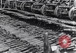 Standbild Deutsche Artillerie von den kanadischen Streitkräften gefangen genommen Western Front europäischen Theater, 1917, aus Sekunde 30 historischem Filmmaterial Videoclip 65675028105