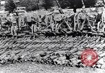 Standbild Deutsche Artillerie von den kanadischen Streitkräften gefangen genommen Western Front europäischen Theater, 1917, aus Sekunde 41 historischem Filmmaterial Videoclip 65675028105