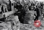 Standbild britische Soldaten Palästina Wüste, 1917, aus Sekunde 8 historischem Filmmaterial Videoclip 65675028109