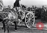 Standbild britische Soldaten Palästina Wüste, 1917, aus Sekunde 15 historischem Filmmaterial Videoclip 65675028109