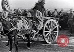 Standbild britische Soldaten Palästina Wüste, 1917, aus Sekunde 16 historischem Filmmaterial Videoclip 65675028109