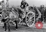 Standbild britische Soldaten Palästina Wüste, 1917, aus Sekunde 34 historischem Filmmaterial Videoclip 65675028109