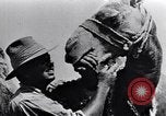 Standbild britische Soldaten Palästina Wüste, 1917, aus Sekunde 62 historischem Filmmaterial Videoclip 65675028109