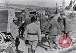 Image des ambulances de la Croix-Rouge l'Europe, 1918, de la seconde 5 séquences d'archives historiques vidéo 65675028115