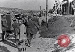 Image des ambulances de la Croix-Rouge l'Europe, 1918, de la seconde 11 séquences d'archives historiques vidéo 65675028115