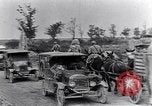 Image des ambulances de la Croix-Rouge l'Europe, 1918, de la seconde 18 séquences d'archives historiques vidéo 65675028115