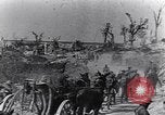 Image des ambulances de la Croix-Rouge l'Europe, 1918, de la seconde 29 séquences d'archives historiques vidéo 65675028115