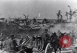 Image des ambulances de la Croix-Rouge l'Europe, 1918, de la seconde 30 séquences d'archives historiques vidéo 65675028115