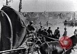 Image des ambulances de la Croix-Rouge l'Europe, 1918, de la seconde 52 séquences d'archives historiques vidéo 65675028115